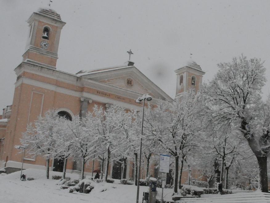 Una nevicata storica e la città si ferma 