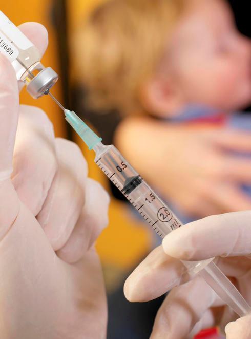 Panico da meningite Vaccini prenotati fino al mese di giugno 