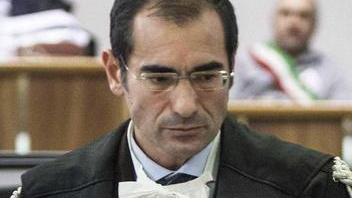 Sedici anni per le coltellate alla sua ex