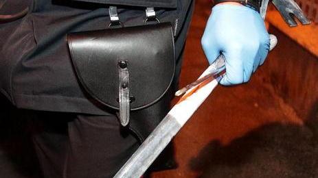 Tre furti in un giorno sgominata banda sei gli arrestati