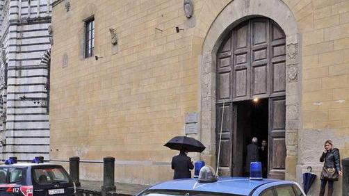 Oltre cinquanta clienti truffati da un promotore