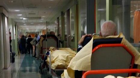 Morto dopo la caduta al pronto soccorso: nove sotto processo