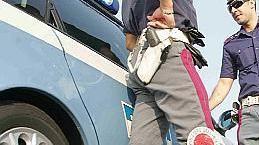 Olio, rottami e ferri vecchi nella discarica a cielo aperto