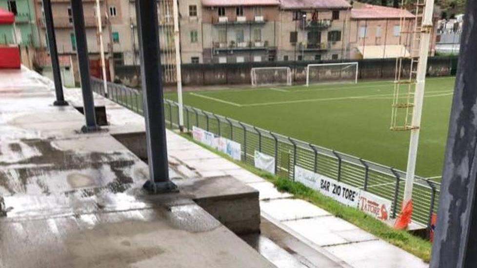 La rabbia del Bosa calcio: «La vergogna del Campo Italia»