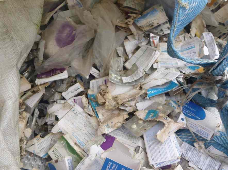 Nella discarica anche farmaci scaduti 