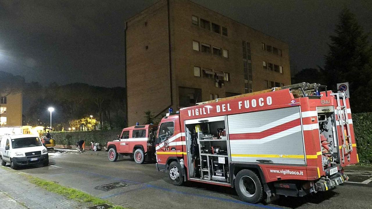 Una squadra dei vigili del fuoco