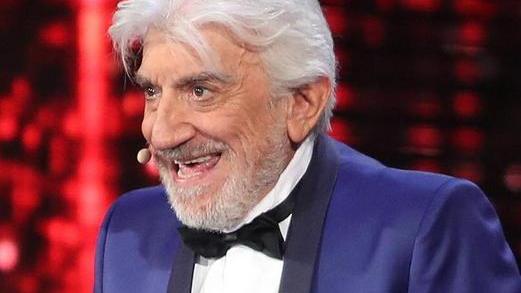 Gigi Proietti a caccia della De Filippi