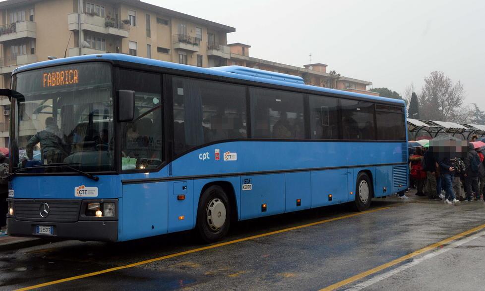 Autobus in ritardo, proteste a San Donato