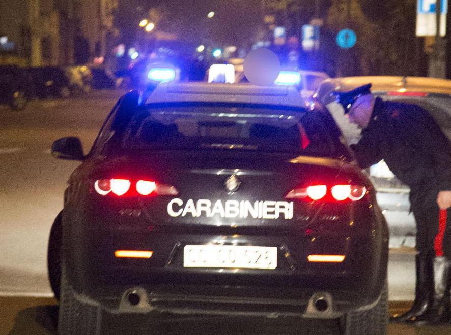 Nascondeva la droga nella pensilina 