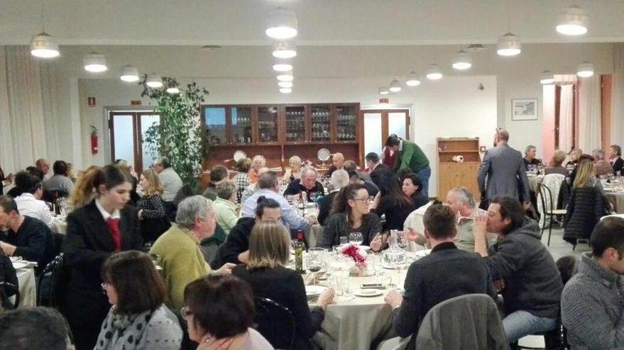 I giurati ai fornelli e a tavola si siedono gli chef pisani