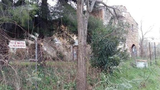 Quella fattoria simbolo del rione oggi pericolante e abbandonata