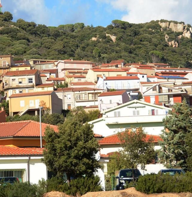 “Città di paesi”, la polemica non si placa
