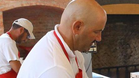 Prima la messa, poi cena in Manifattura