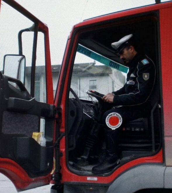 Camionisti al volante sotto stress Scattano le multe 