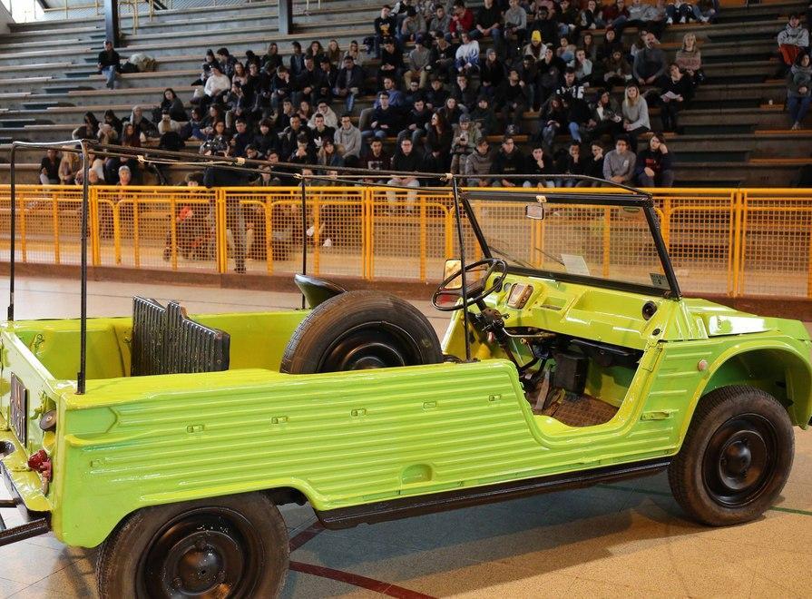 La storia di Siani e della sua Mehari colpisce gli studenti