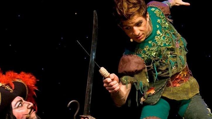 Peter Pan e Capitan Uncino duello sull’Isola che non c’è