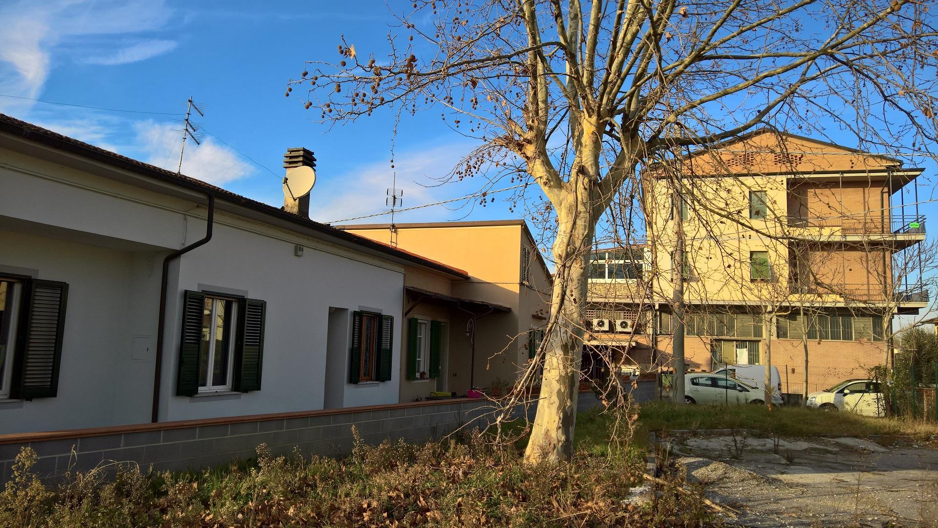 L’area dove sorgeva la stazione di servizio