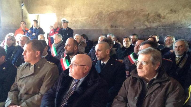 VICINI ALLA GENTE