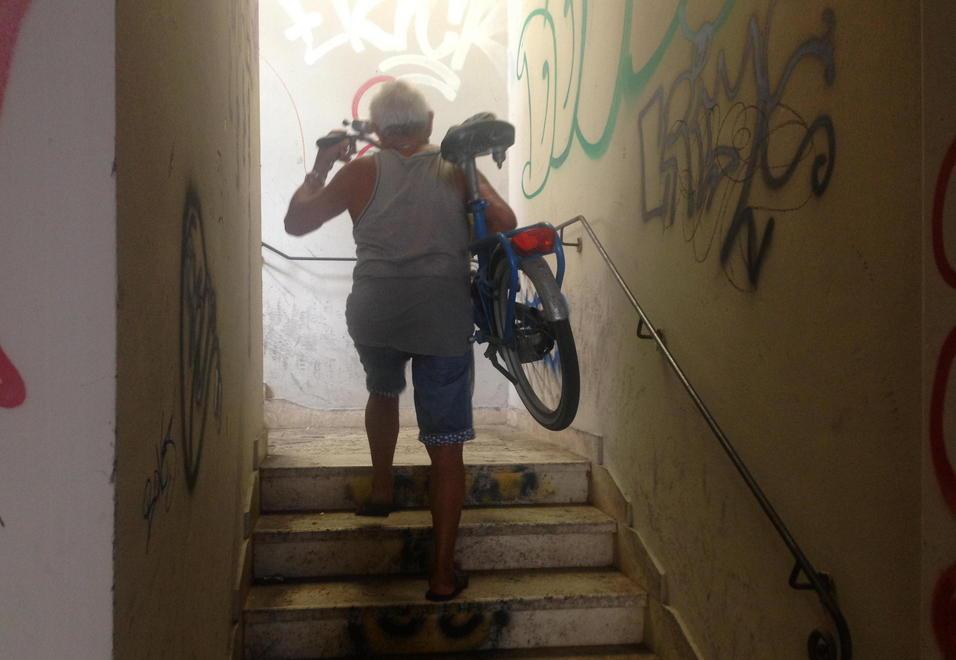 L’auto? Ok se condivisa ma meglio a piedi e in bici 