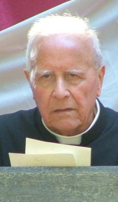  Tributo a don Luigi Rossi Una targa sulla “sua” scuola 