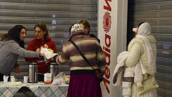 Nadia e Lidia Dalla Romania alla stazione