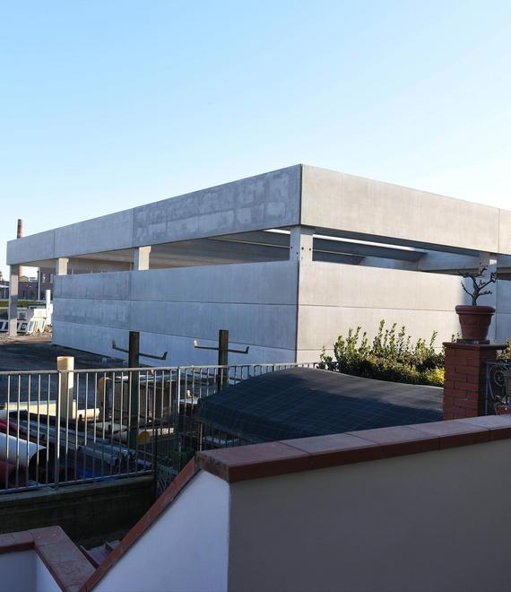 Nuovo magazzino all’ex Cantoni scoppia la polemica 
