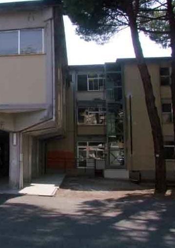 Entra alla Leopardi per rubare i computer giovane condannato 