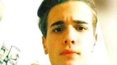 Schianto in moto, muore a 19 anni