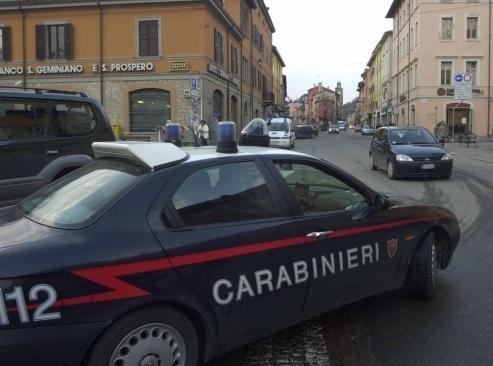Pistola clandestina in casa, arrestato 