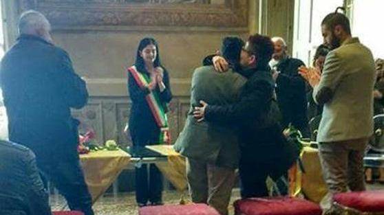 Cascina, il Comune nega la sala consiliare: Michela e Debora si sposano a Pisa