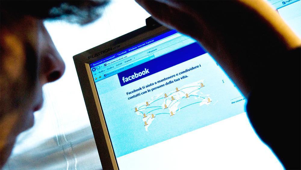 Insulti ai vigili urbani su Facebook, mamma denunciata a Sennori