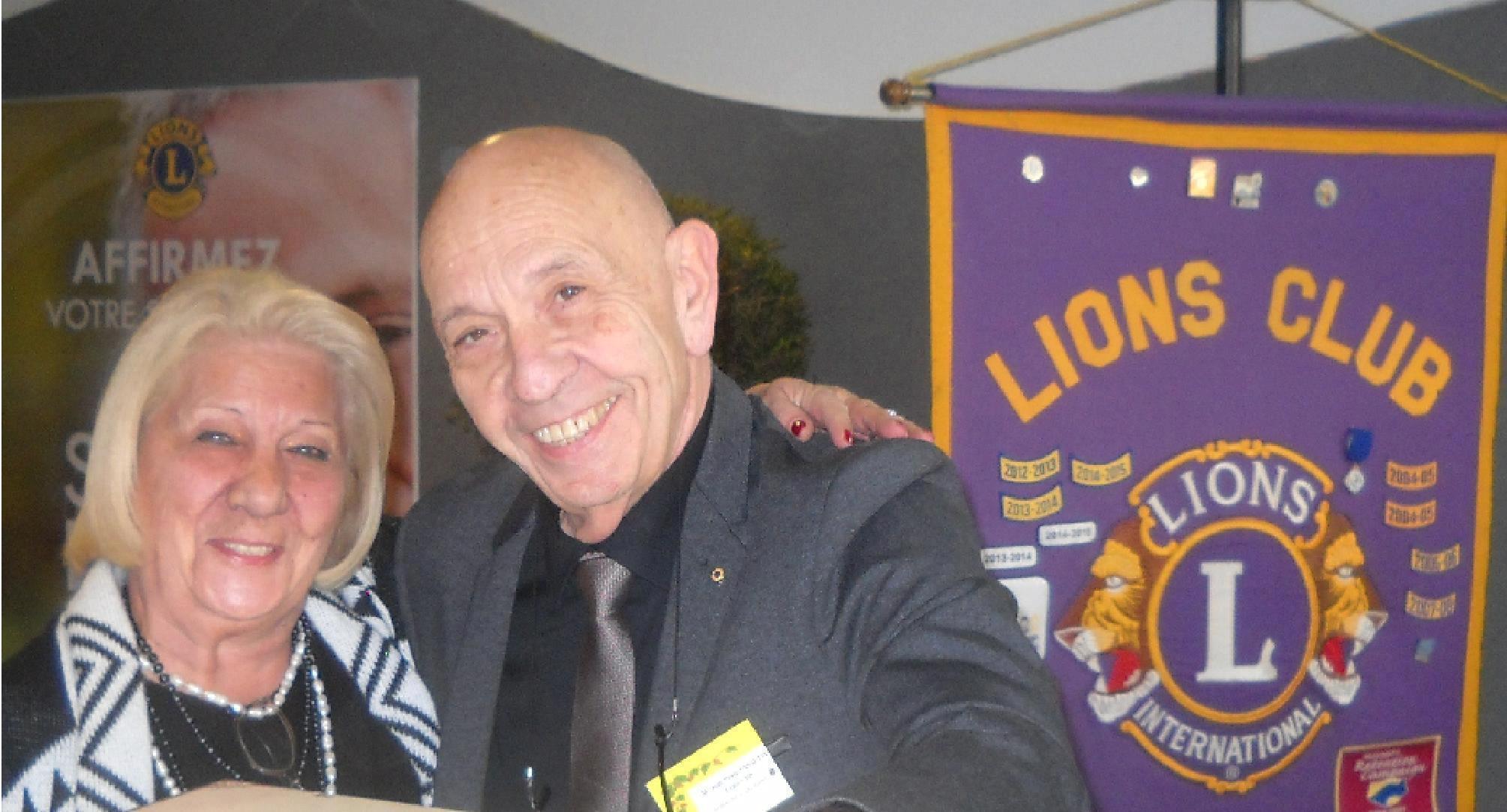 Pia Moroni col presidente del Lions Club Aubagne Garlaban, Jean Pierre Passetti