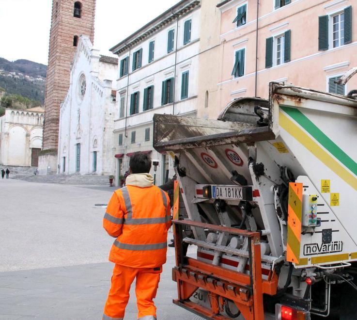 Bar e ristoranti del centro nel mirino per i rifiuti 