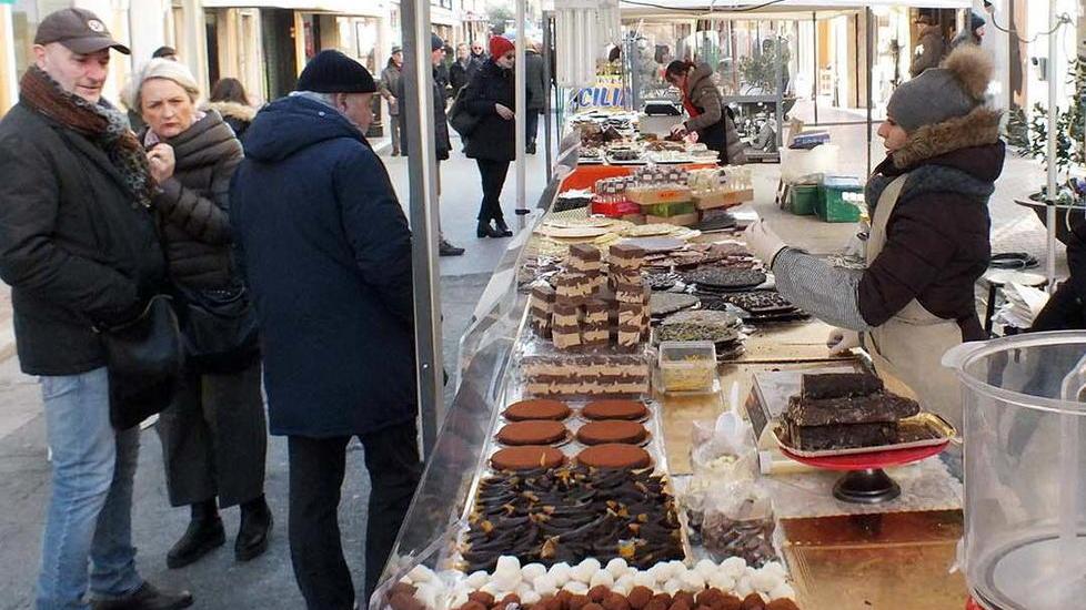 Domenica da golosi con gli stand della cioccolata