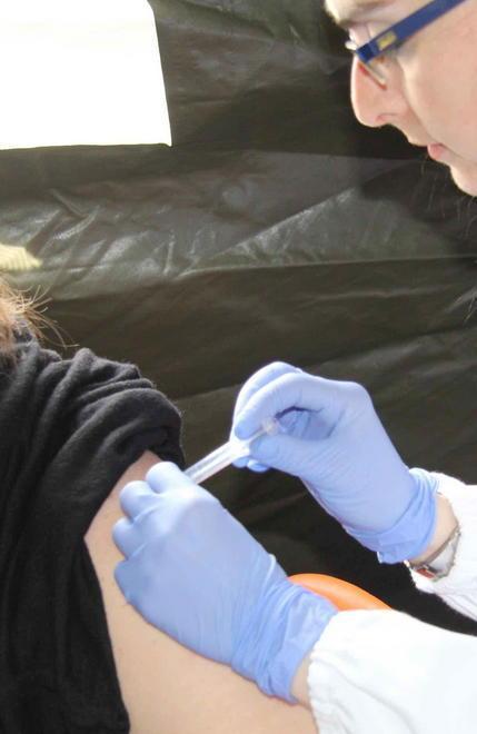 Tutti in fila ad Aulla per la vaccinazione anti meningococco