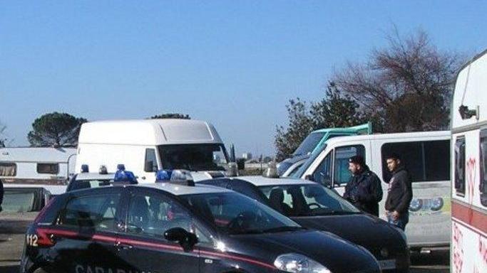 Nel campo rom ritrovati 5 telefoni rubati