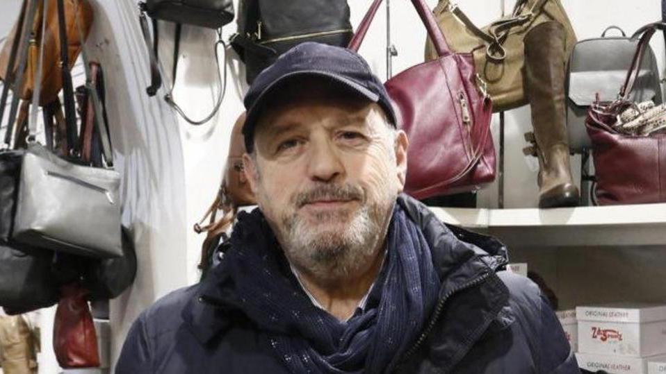 «Impoverisce i nostri negozi»