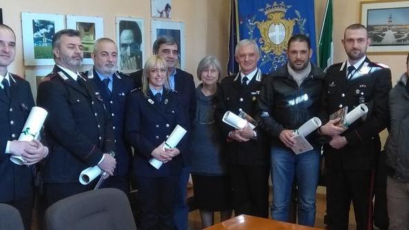 Gualtieri, riconoscenza pubblica ai Carabinieri e alla Municipale