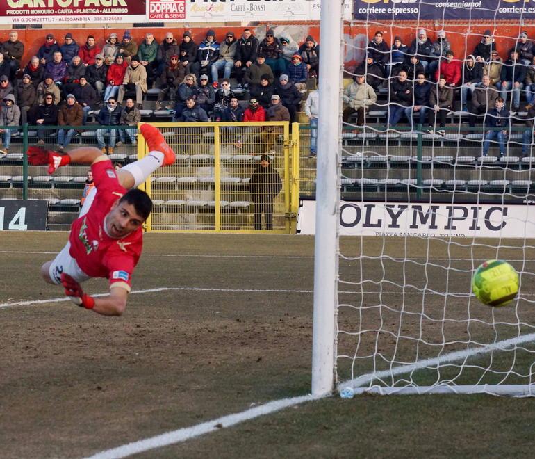 Lucchese avanti, poi Gonzales fa sfumare il sogno 