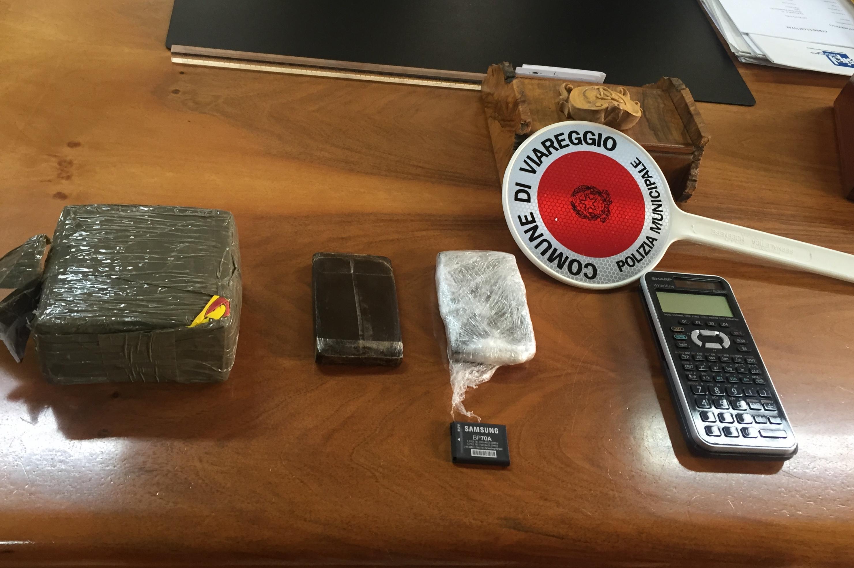 La droga sequestrata dalla Municipale