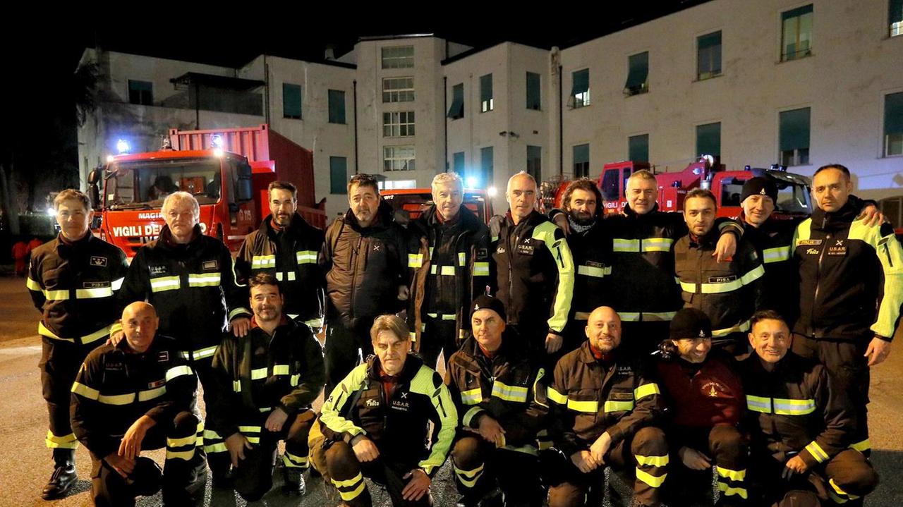 Foto di gruppo per i vigili del fuoco pisani