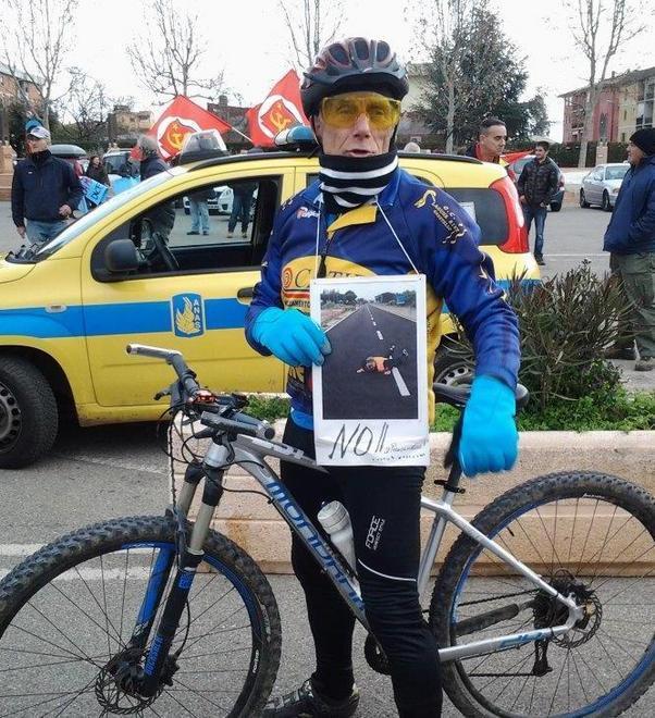 Cento in marcia per il no alla Tirrenica 