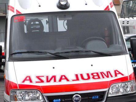 «C’è un uomo in arresto cardiaco» Arriva l’ambulanza ma non è vero