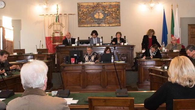 Centomila euro ai consiglieri comunali