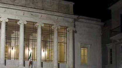 Animosi, su il sipario Emozione e folla per il teatro più bello