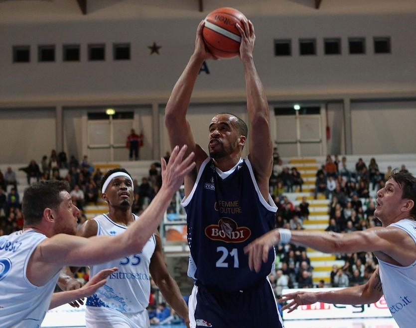 La Bondi affonda a Roseto e ora coach Trullo rischia 