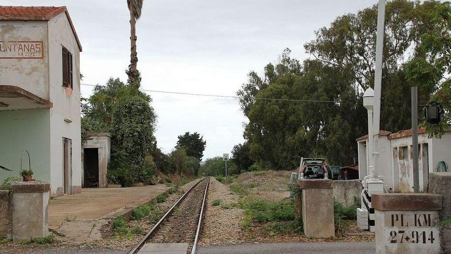 Sbarra sollevata, quasi travolti dal treno: tragedia sfiorata alle porte di Alghero