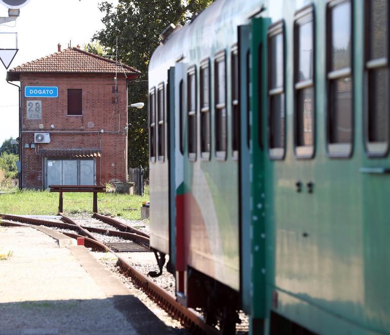 Pendolari, ancora disagi L’automotrice va in tilt 