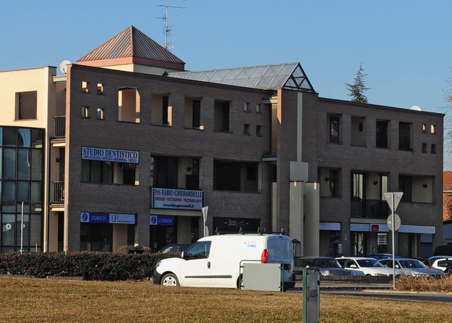Ladri scassinano gli uffici di un intero palazzo a Carpi 