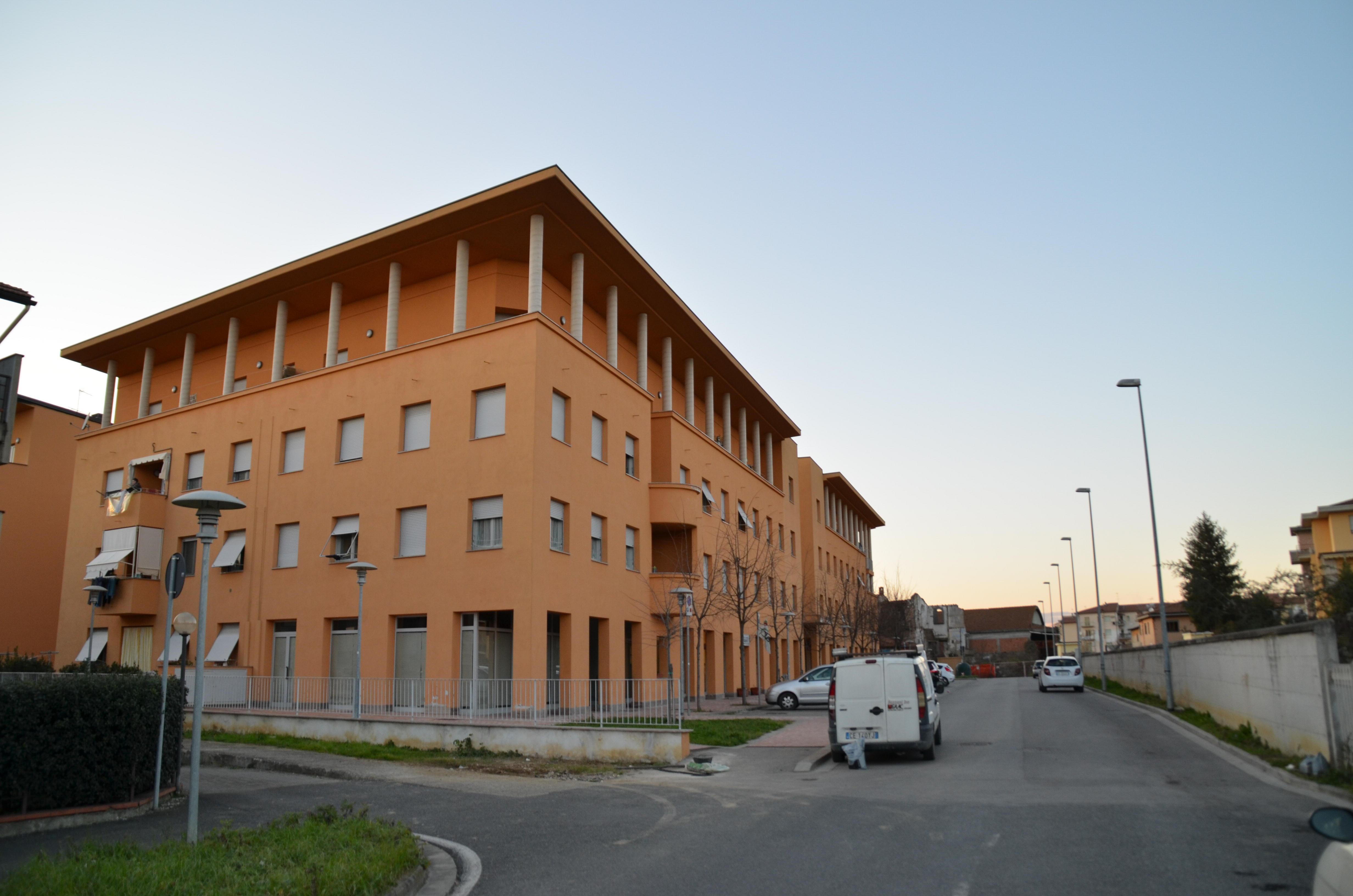 Il maxi condominio in via Leonardo da Vinci 